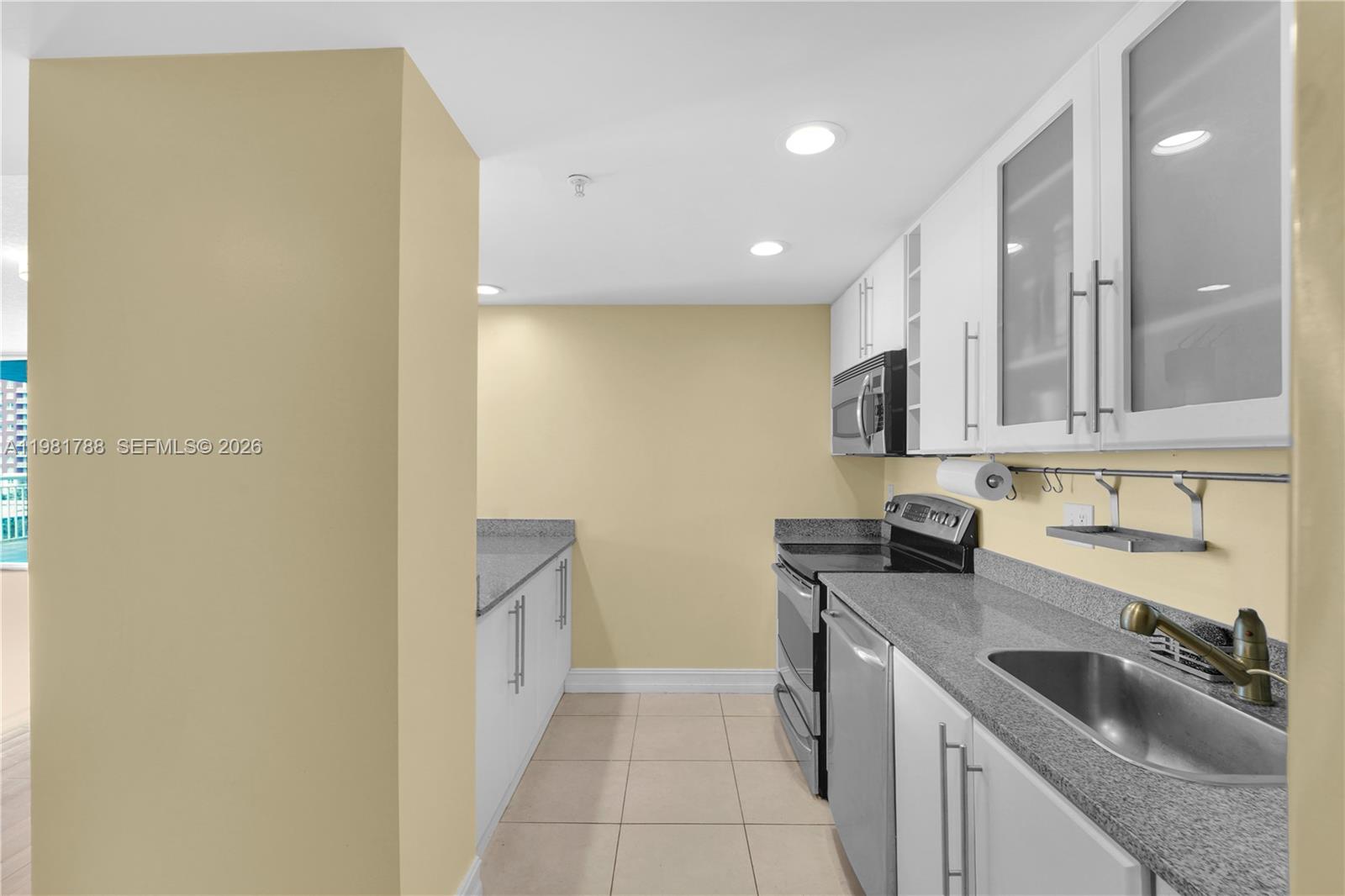 275 NE 18th St # 808