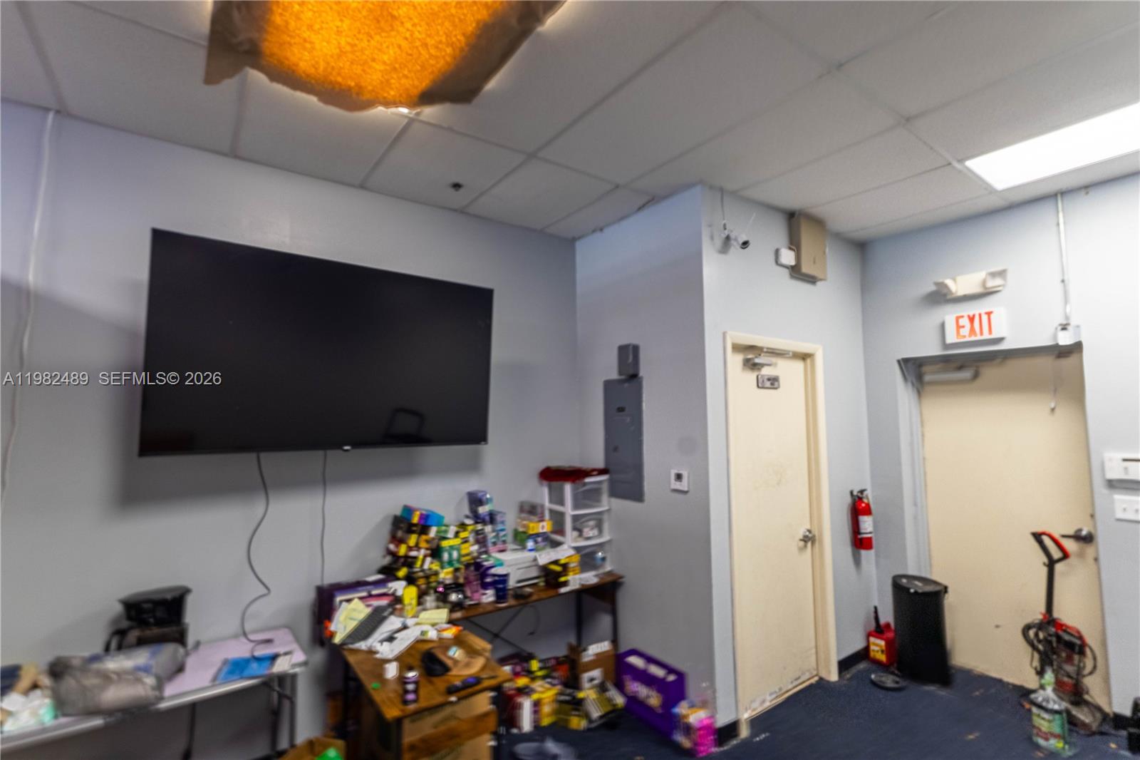 6401 n university dr