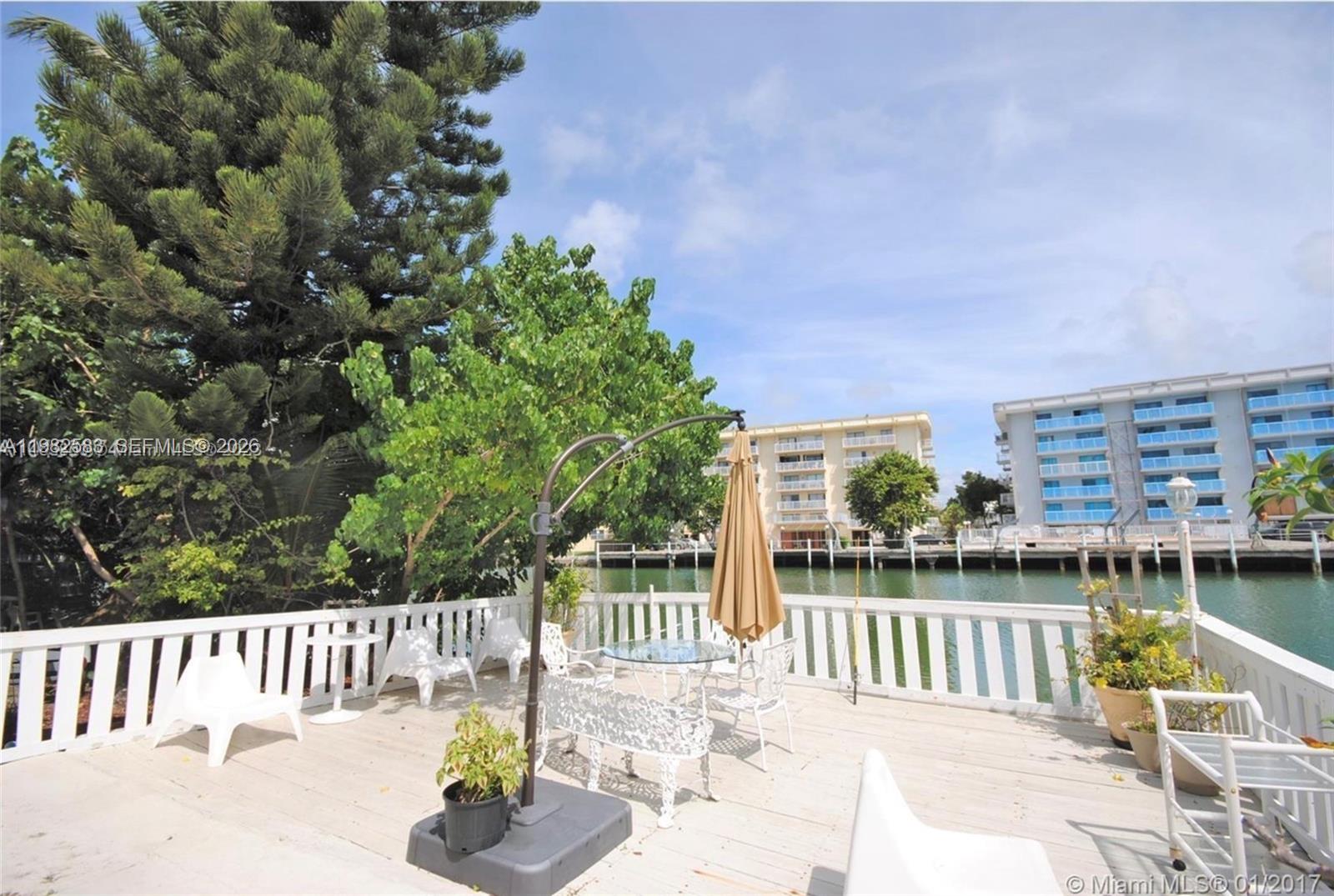 1203 Marseille Dr # 21