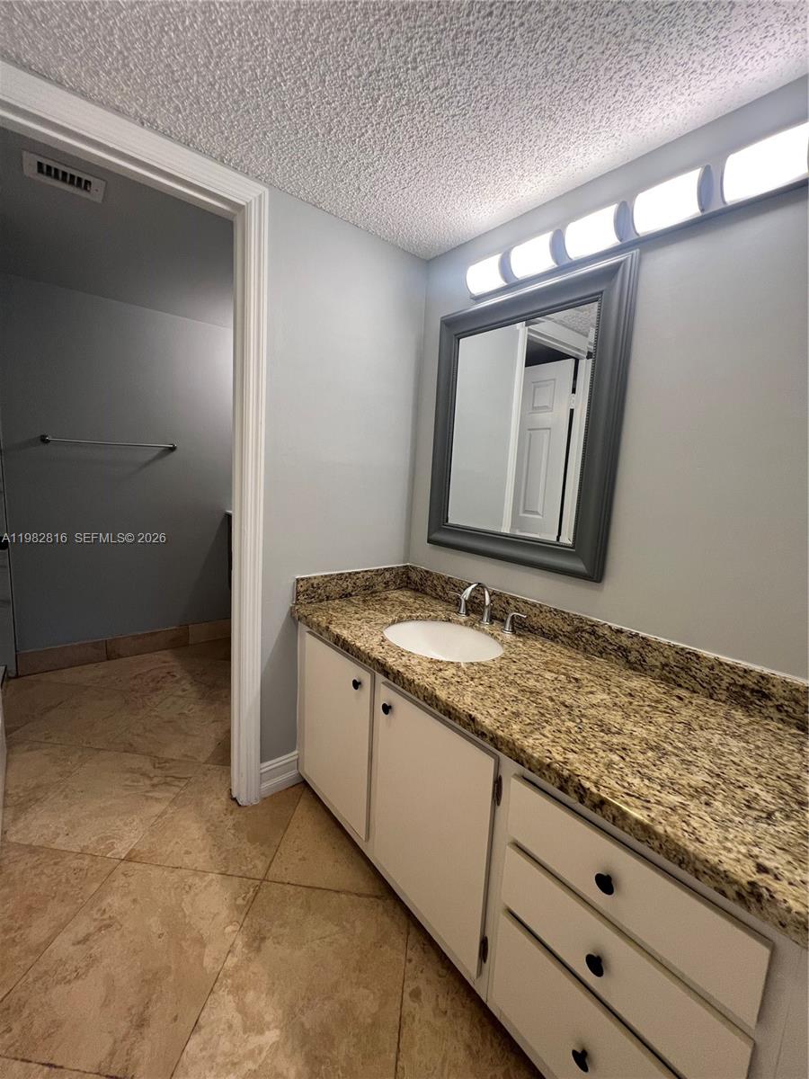 9777 Westview Dr # 1128