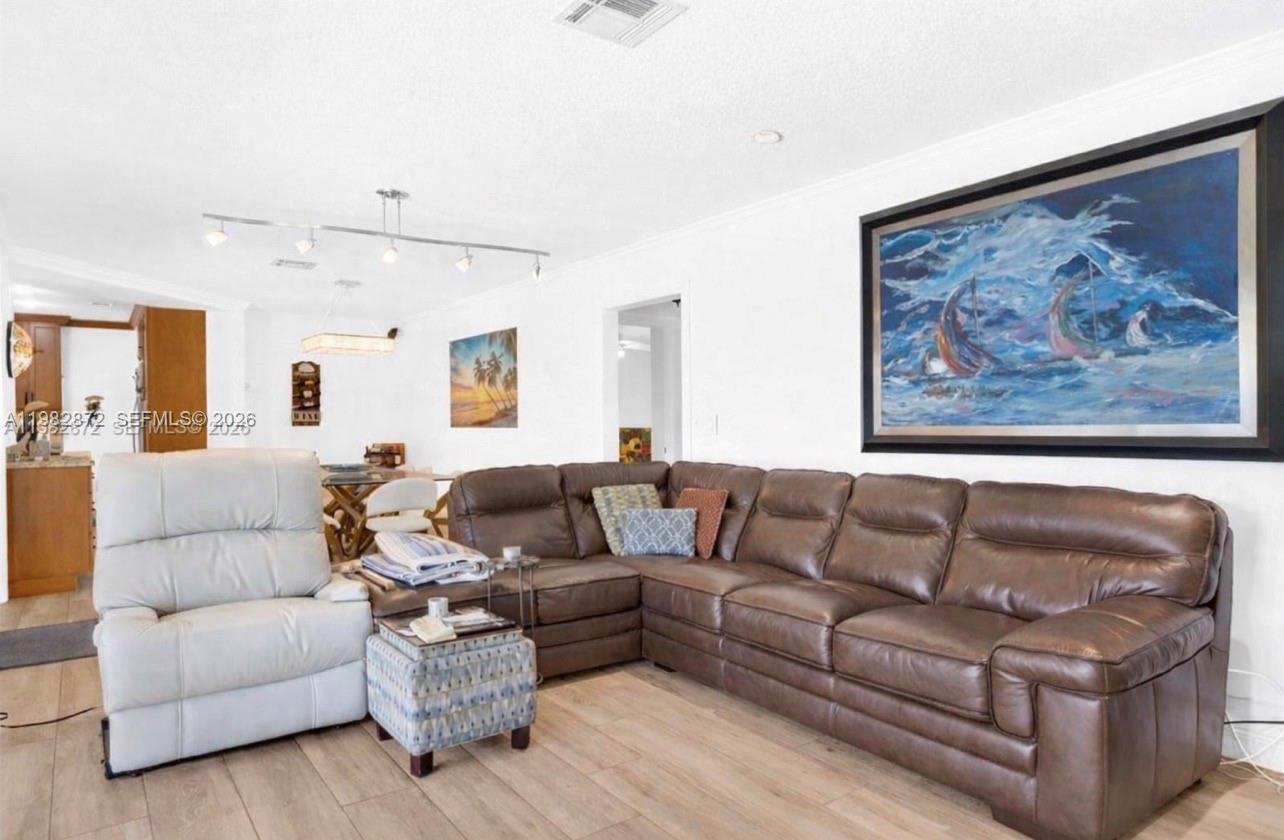 2616 NW 7th Ave