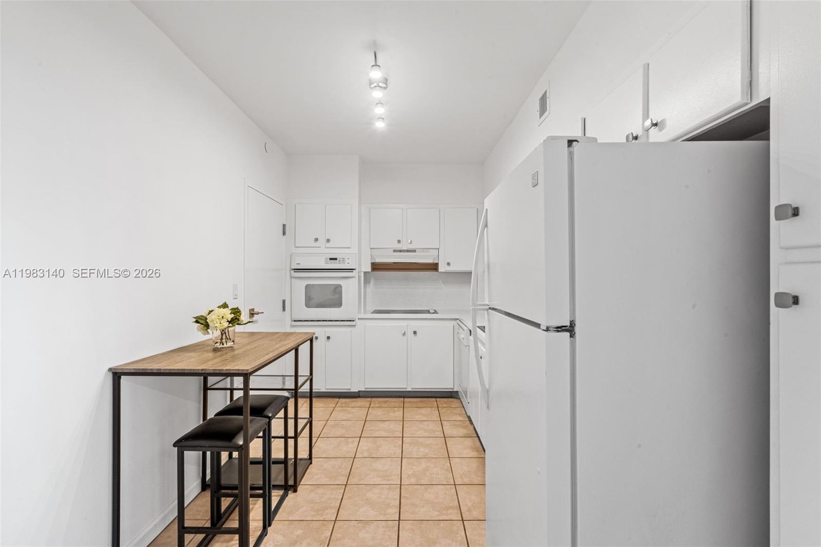 90 Edgewater Dr # 1216