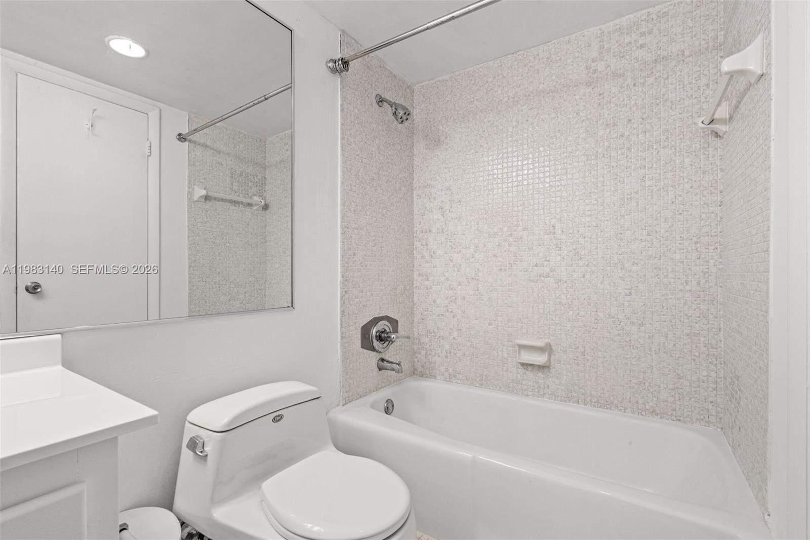 90 Edgewater Dr # 1216