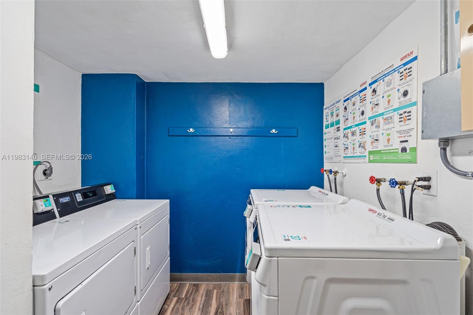 90 Edgewater Dr # 1216