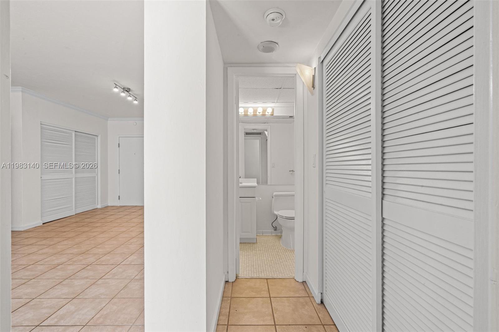 90 Edgewater Dr # 1216