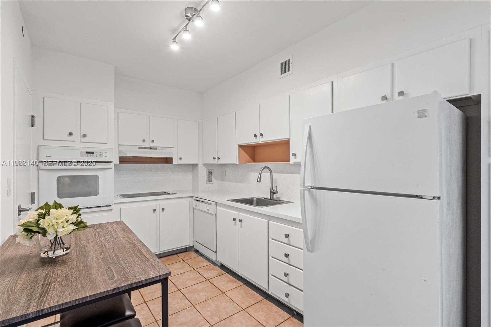 90 Edgewater Dr # 1216