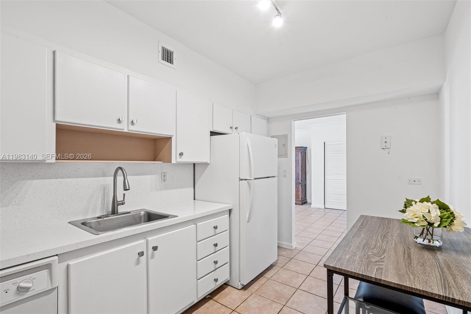 90 Edgewater Dr # 1216