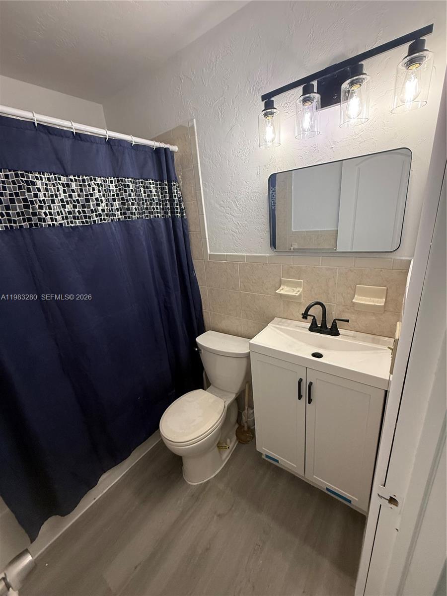 1736 N 16th Ct # 2 Unit: 1-2