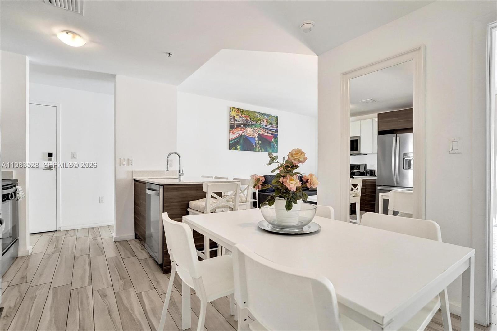 481 NE 29th St # 702