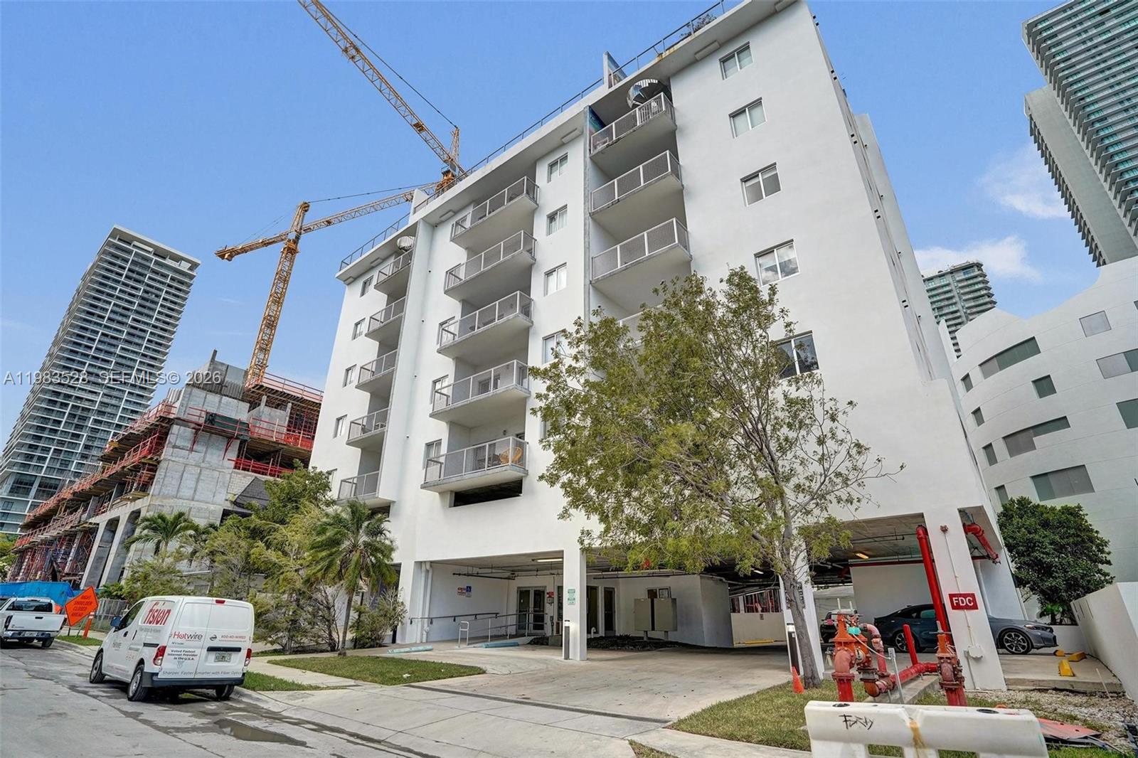 481 NE 29th St # 702