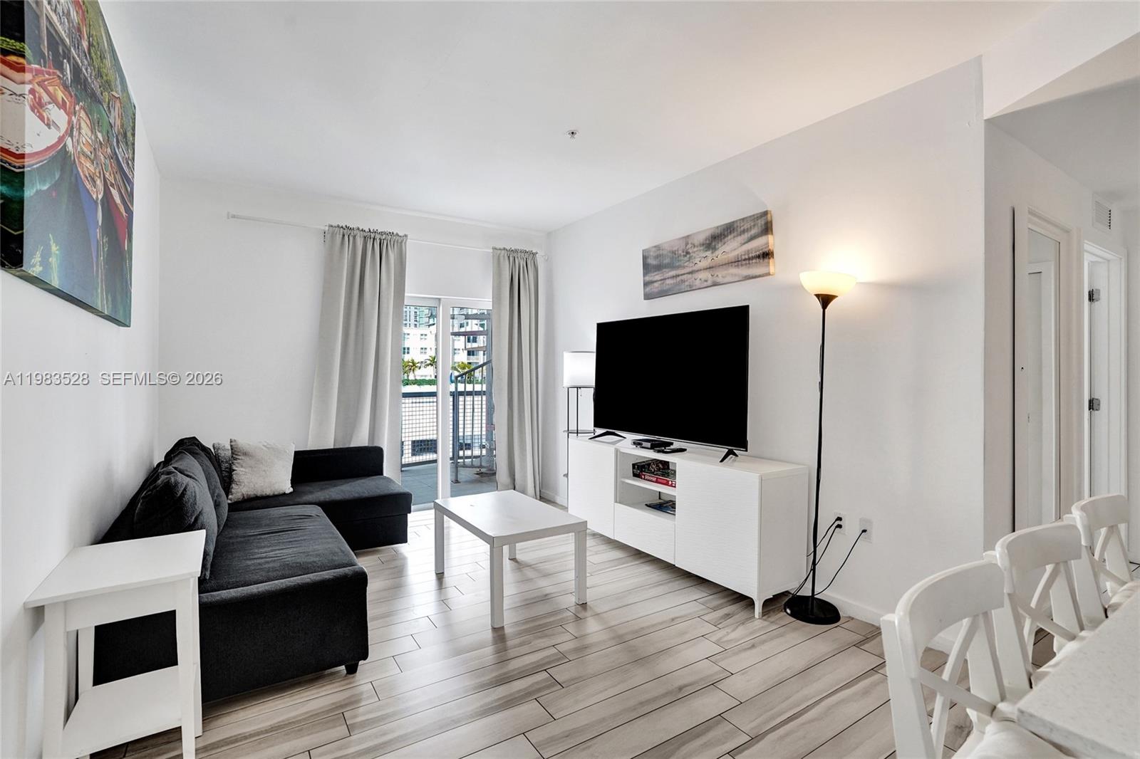 481 NE 29th St # 702