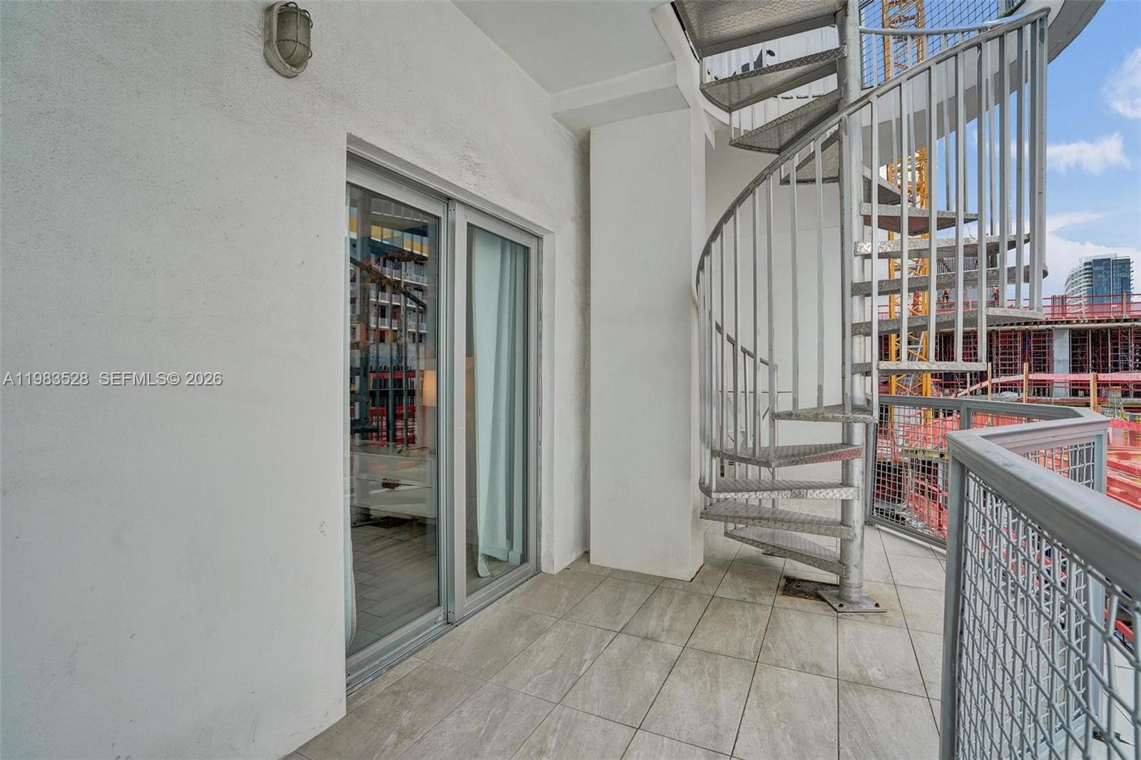 481 NE 29th St # 702