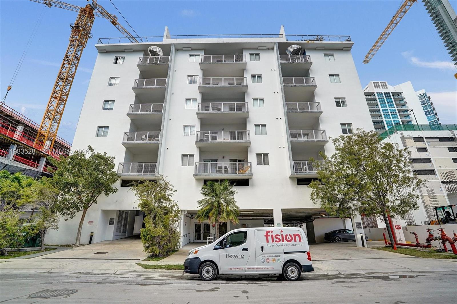 481 NE 29th St # 702