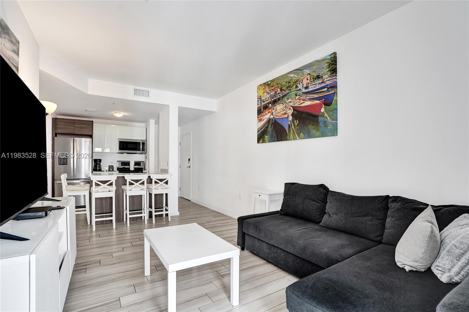 481 NE 29th St # 702