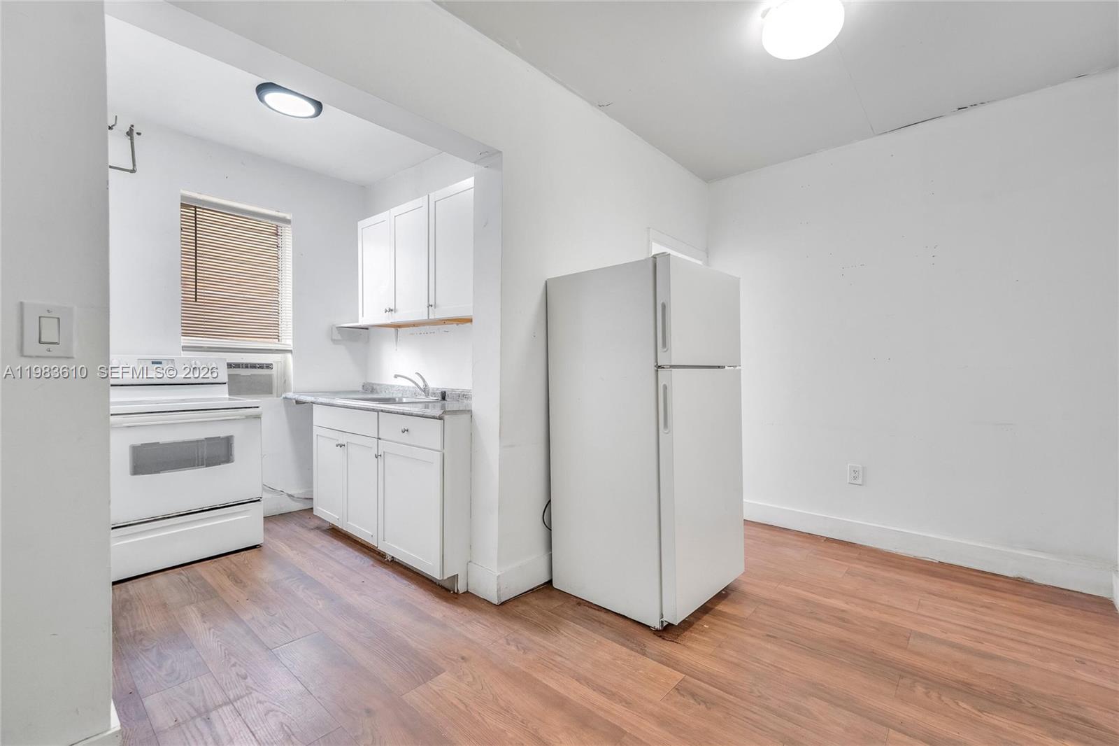 1554 SW 5th St # 11c