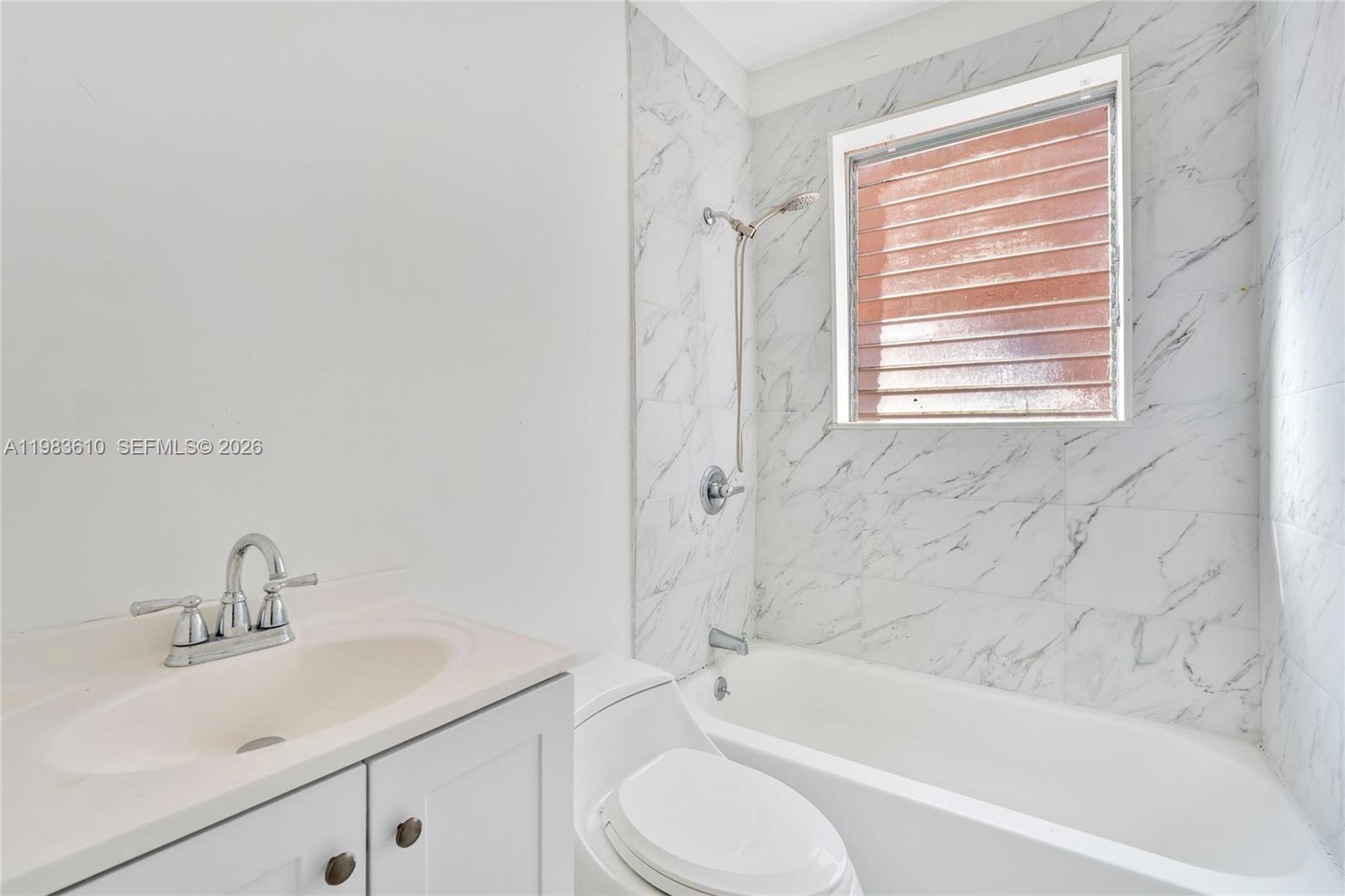 1554 SW 5th St # 11c