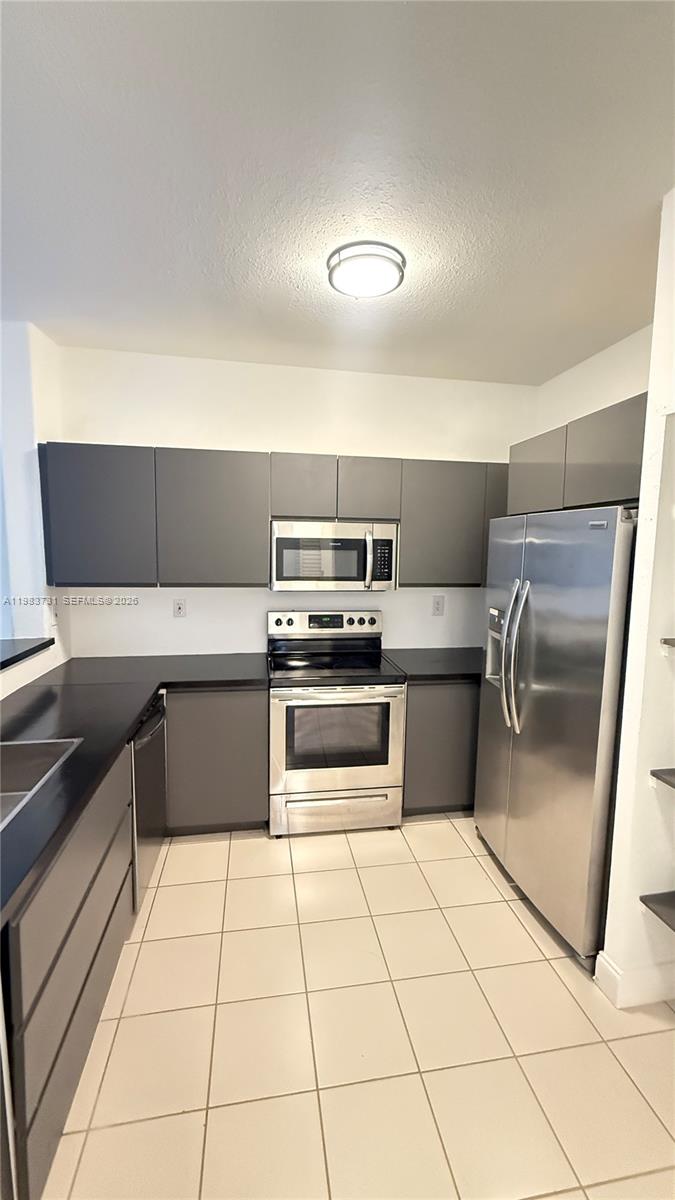 1663 SE 27th Dr # 102