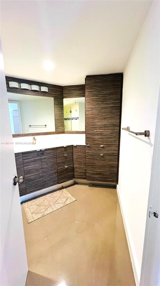 1700 NW N River Dr # 404