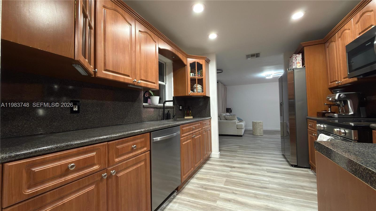 1001 SW 98th Ave # 00