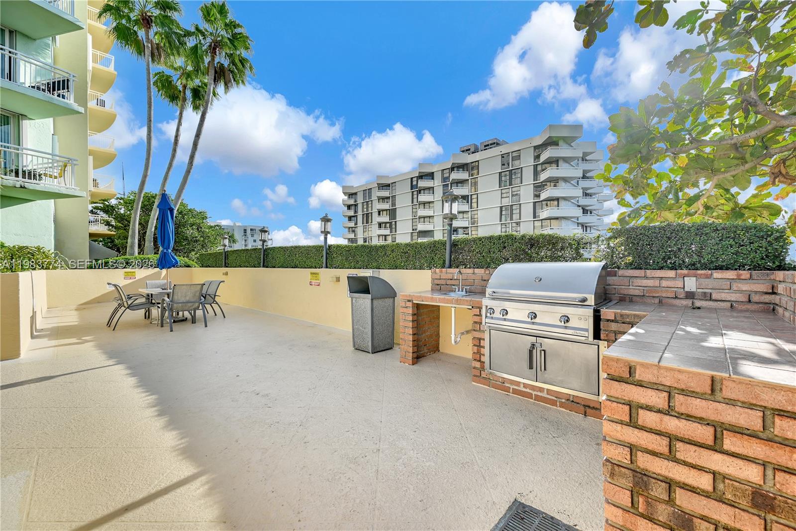 2475 Brickell Ave # 703