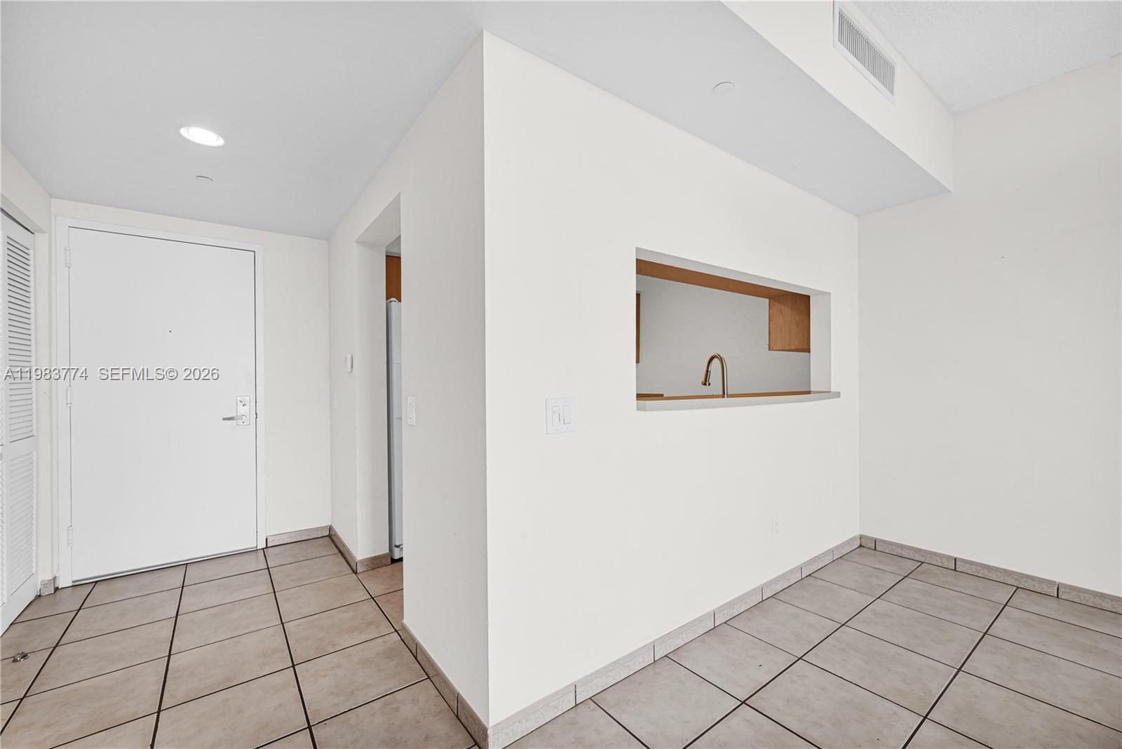 2475 Brickell Ave # 703