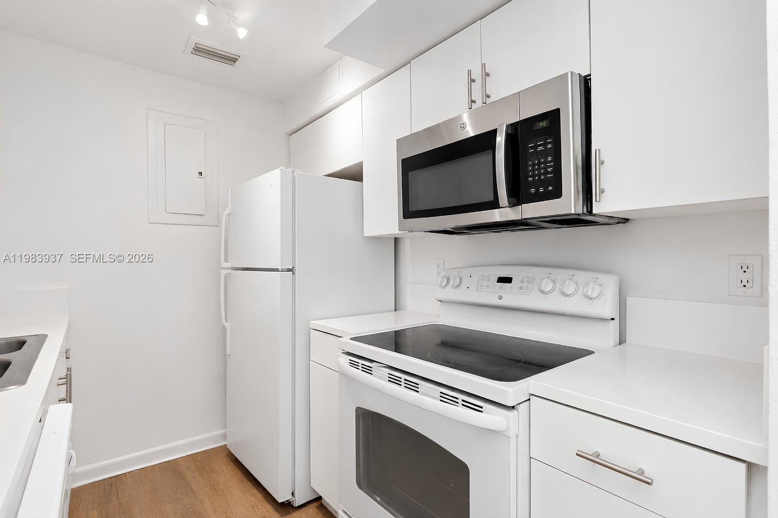 1185 Marseille Dr # 202