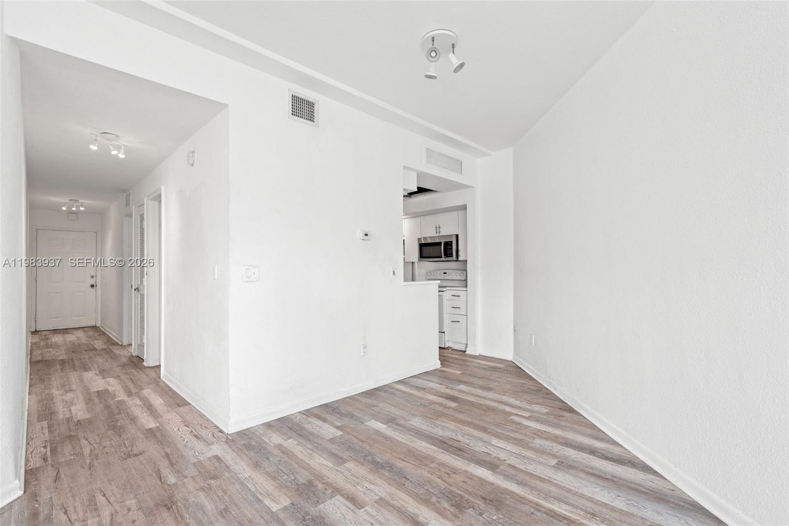 1185 Marseille Dr # 202