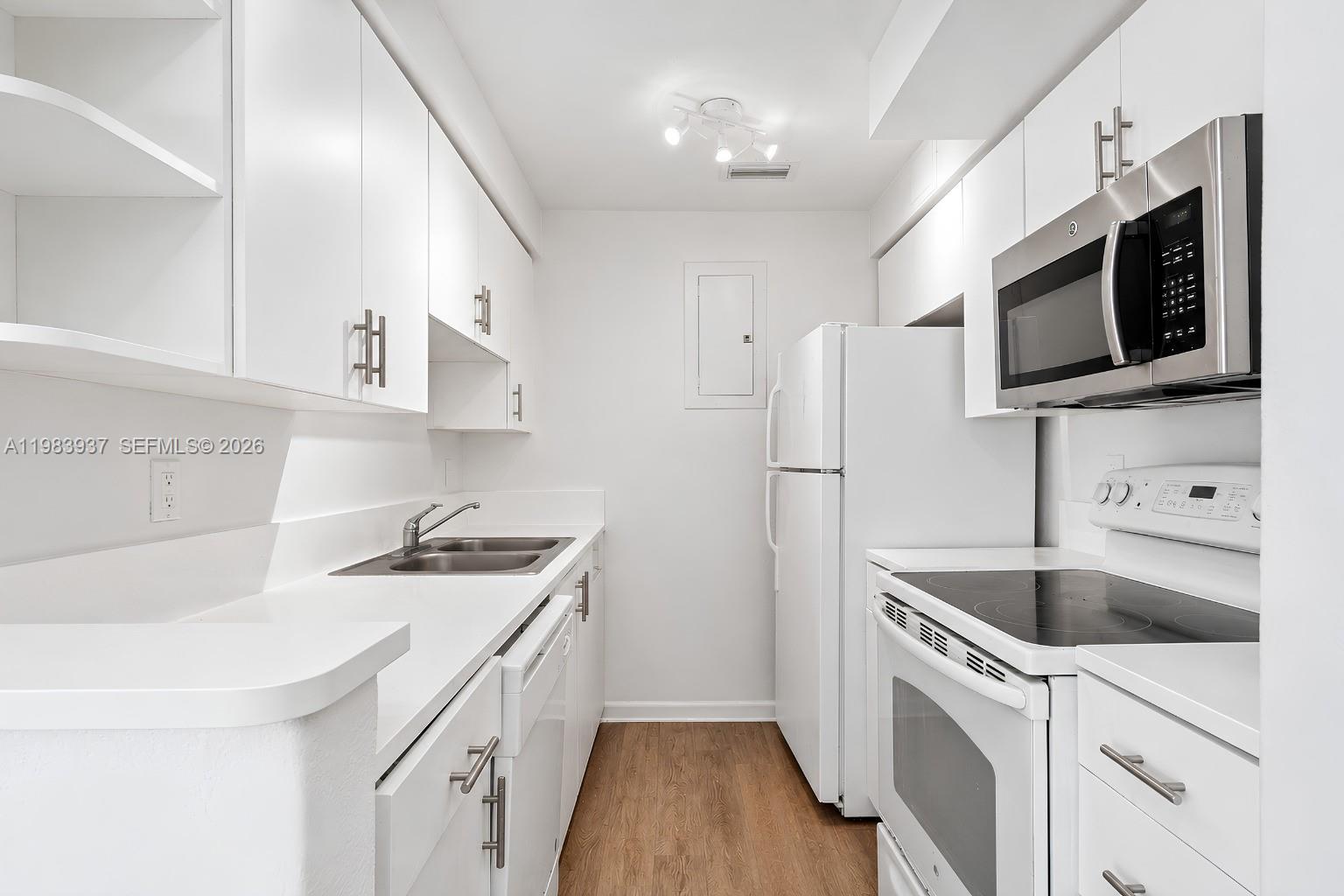 1185 Marseille Dr # 202