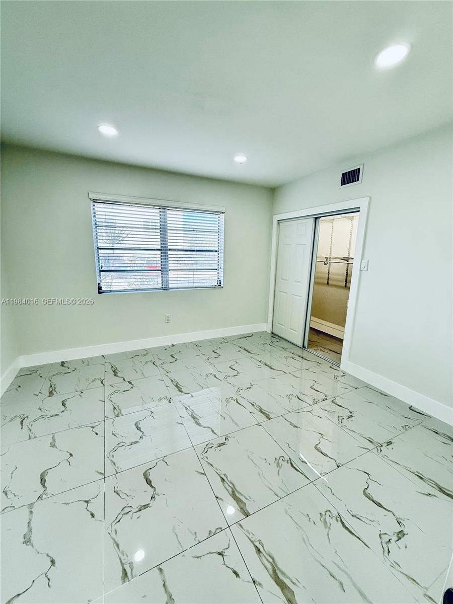 617 SW 11th St # 14E