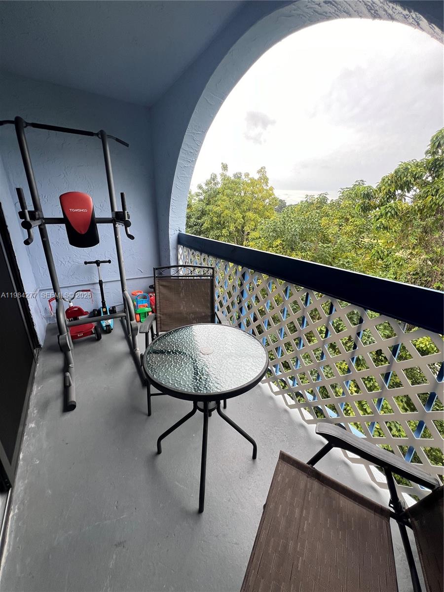 9440 Fontainebleau Blvd # 503