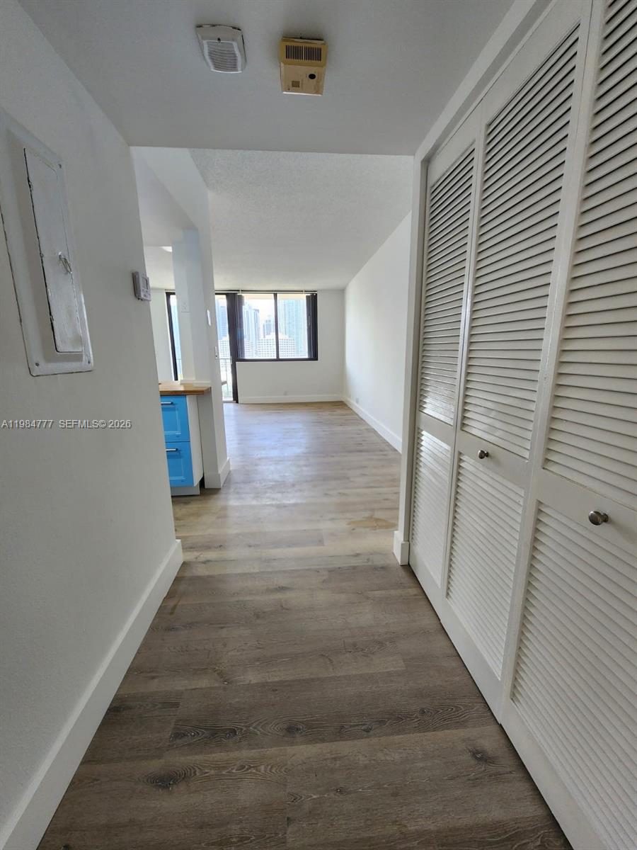 520 Brickell Key Dr # A1517