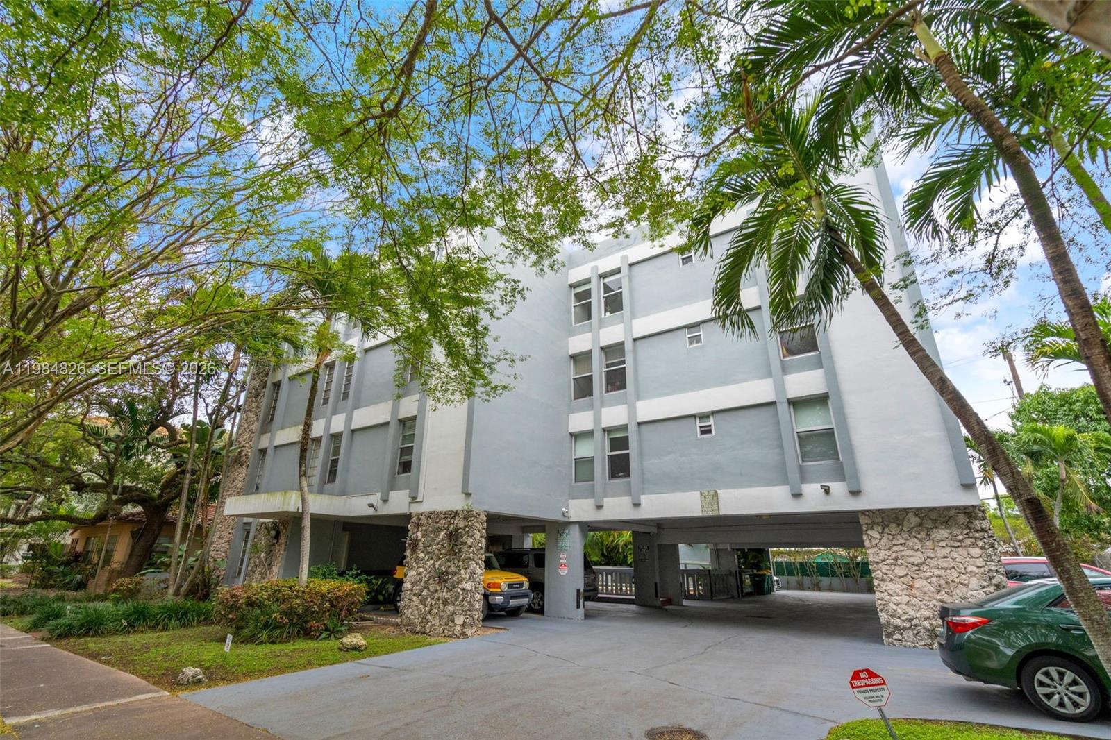 820 Salzedo St # 403