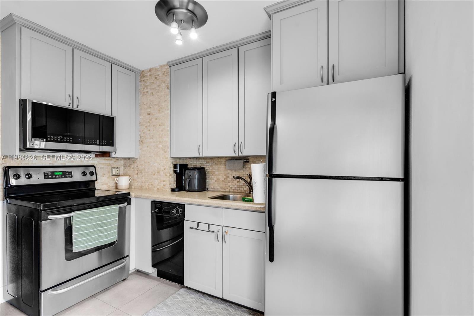 820 Salzedo St # 403