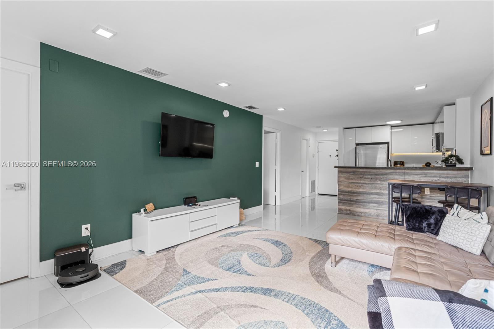 6545 Indian Creek Dr # 306