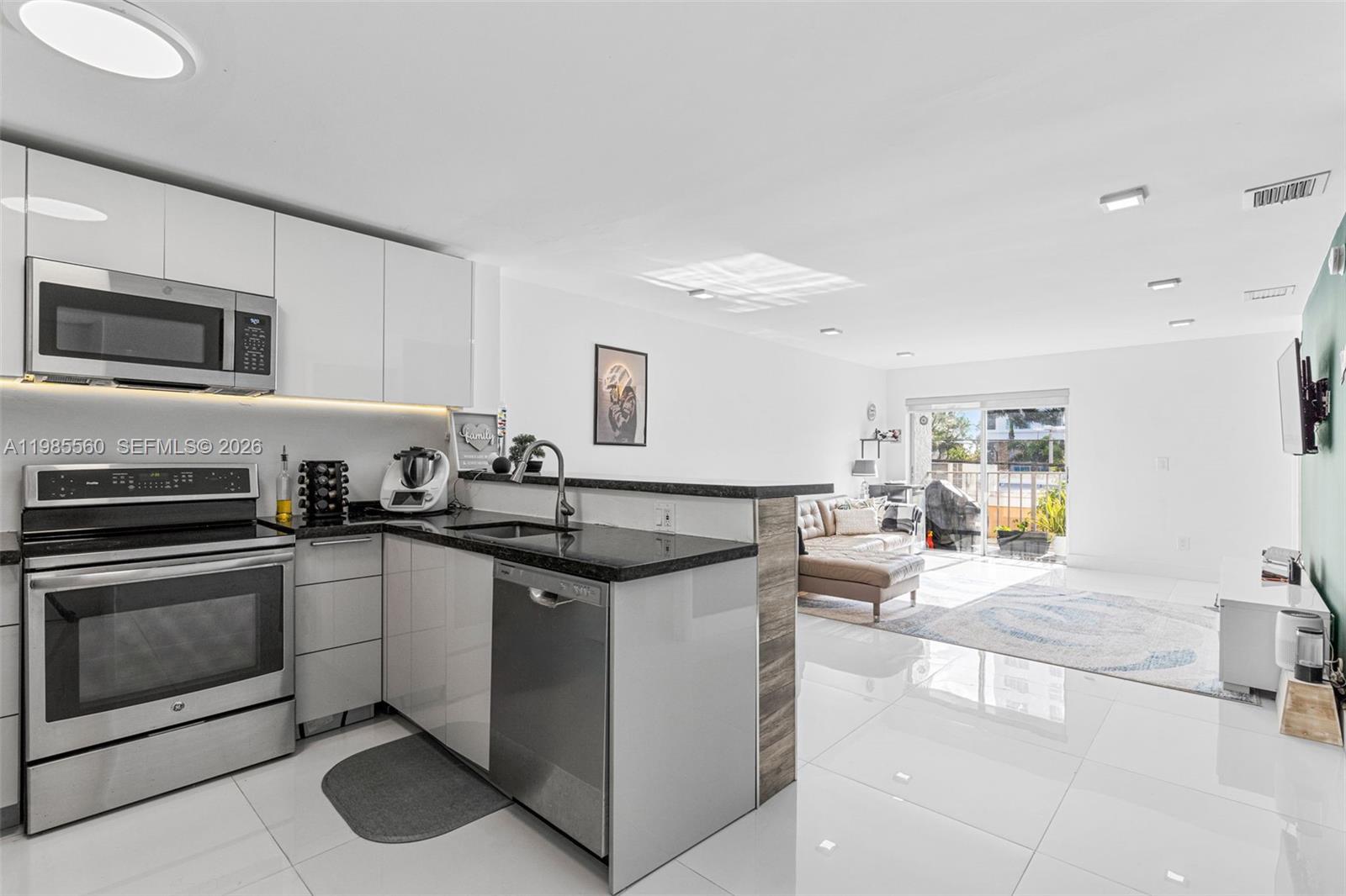 6545 Indian Creek Dr # 306