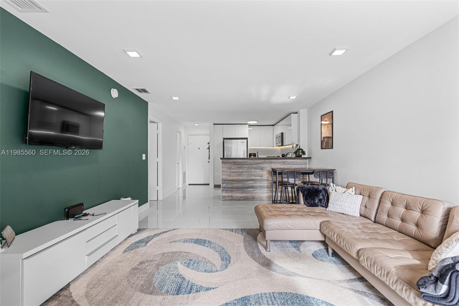 6545 Indian Creek Dr # 306