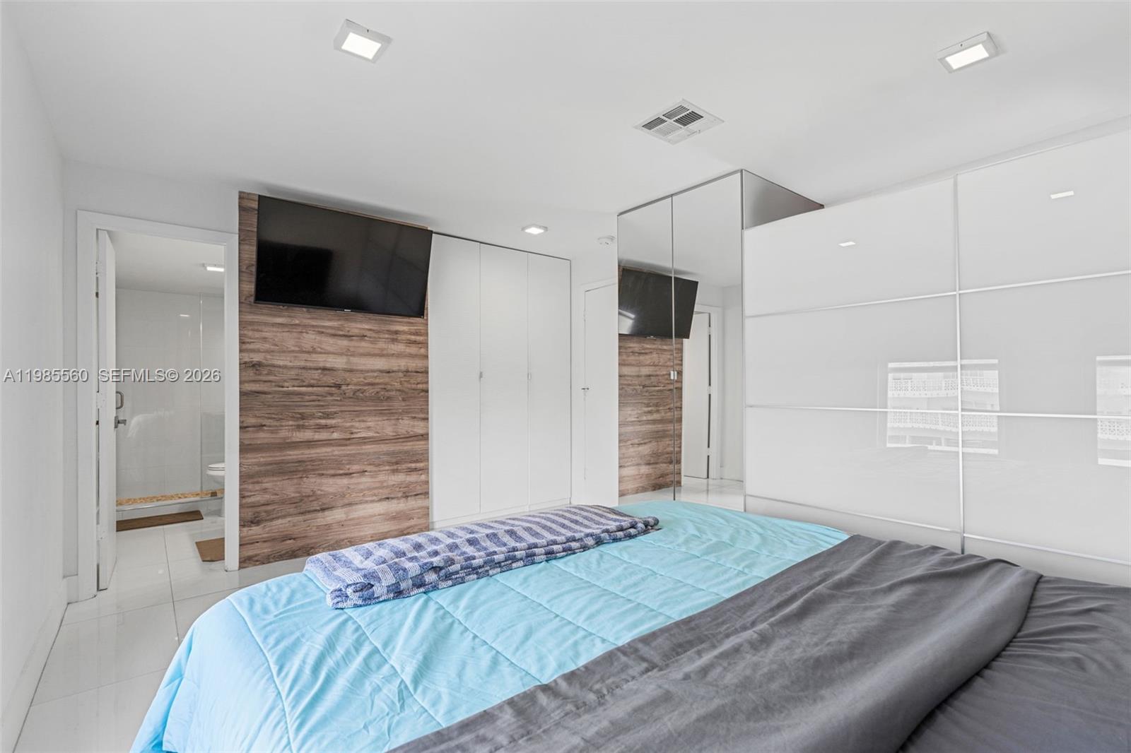 6545 Indian Creek Dr # 306