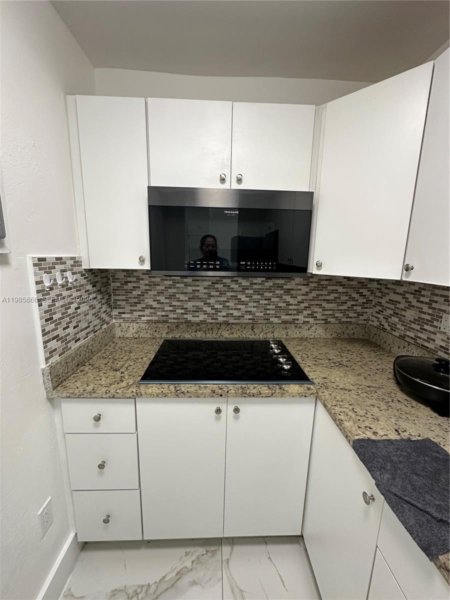 4713 NW 7th St # 1 Unit: 406-1