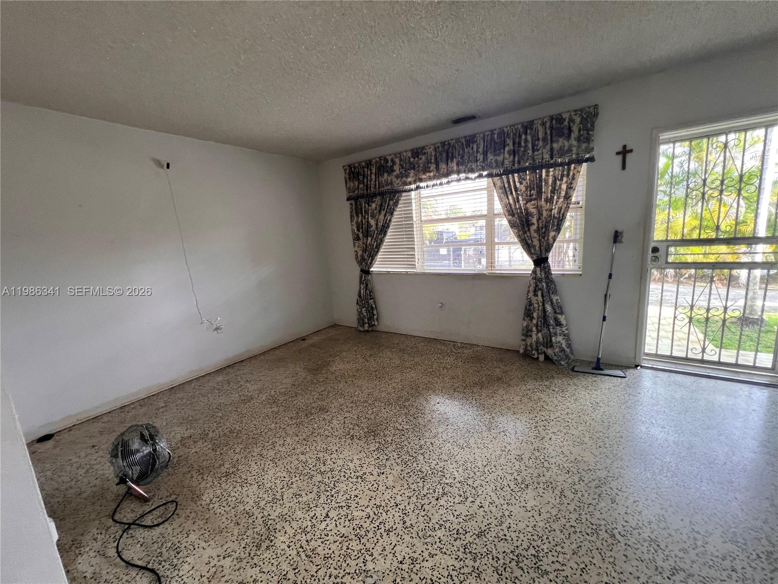 9950 SW 35th Ter