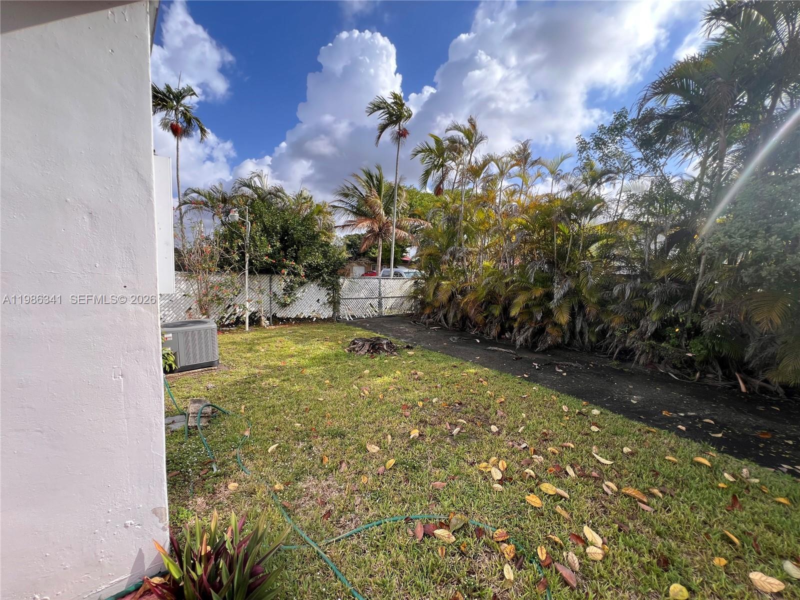 9950 SW 35th Ter