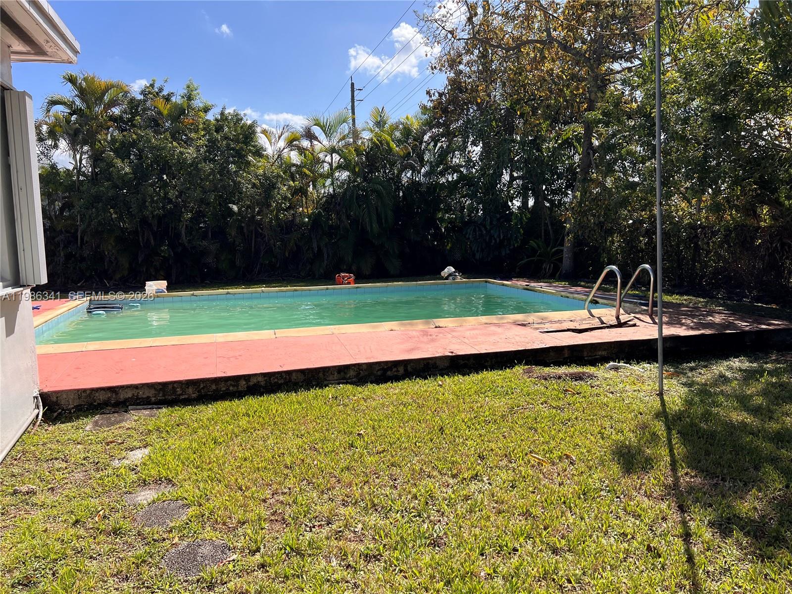 9950 SW 35th Ter