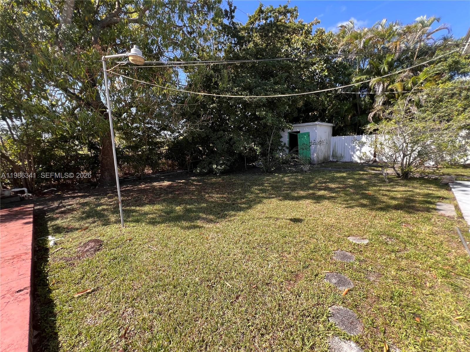9950 SW 35th Ter