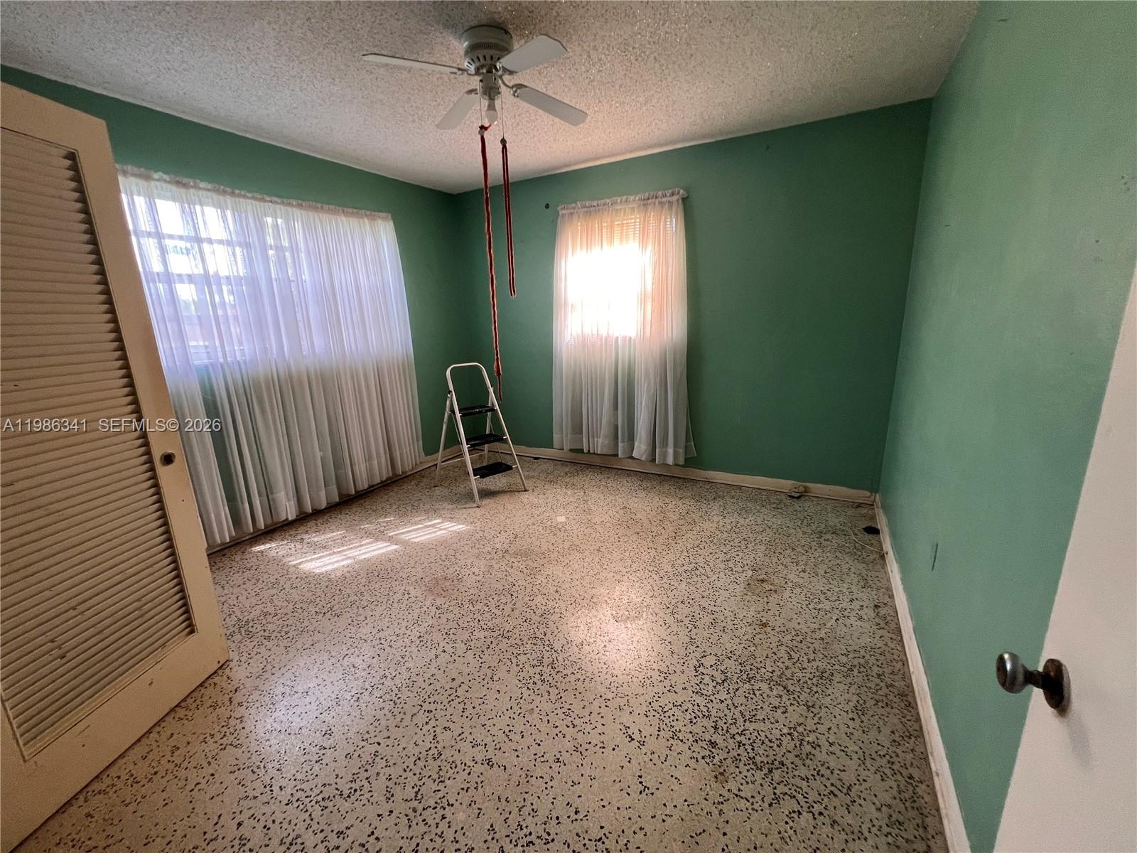 9950 SW 35th Ter