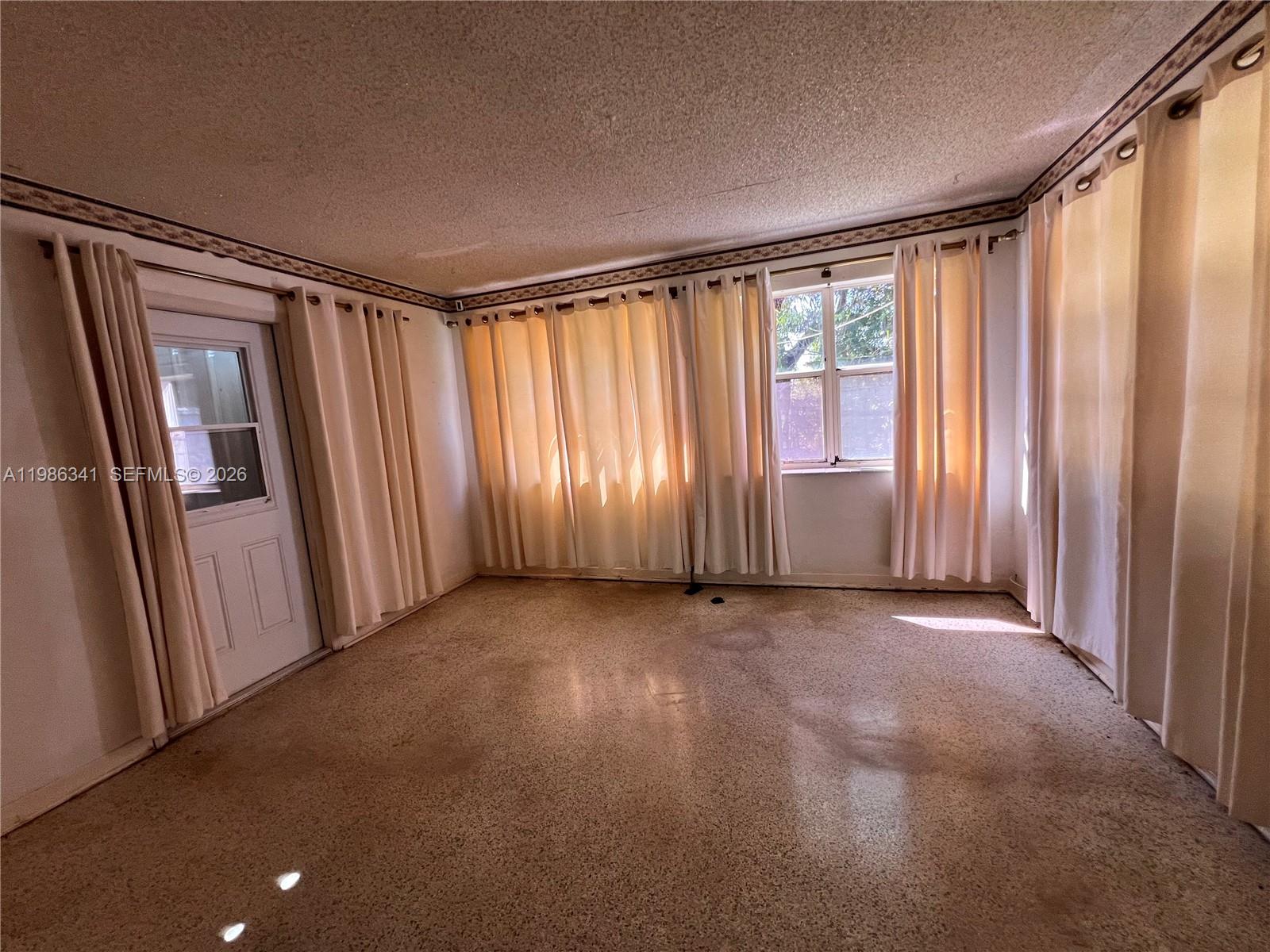 9950 SW 35th Ter