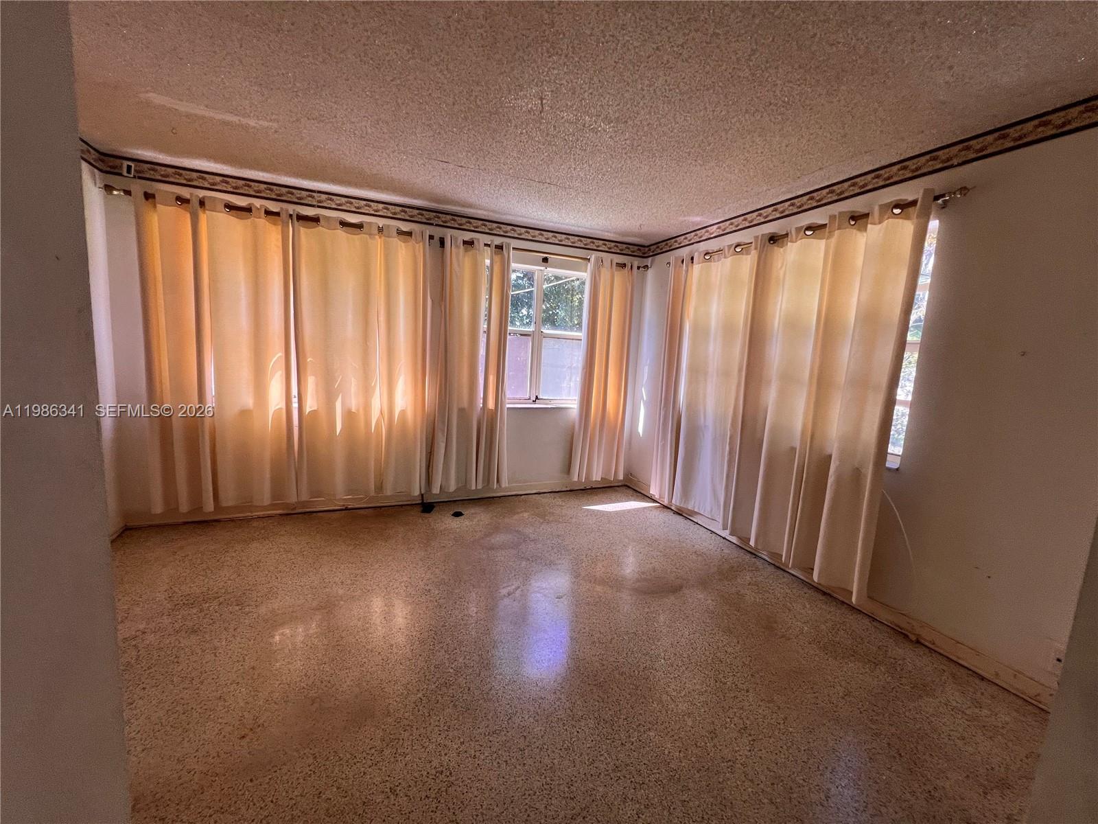 9950 SW 35th Ter