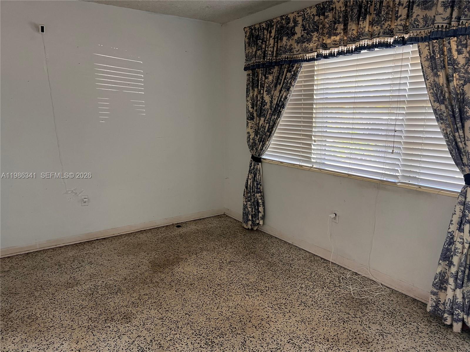 9950 SW 35th Ter