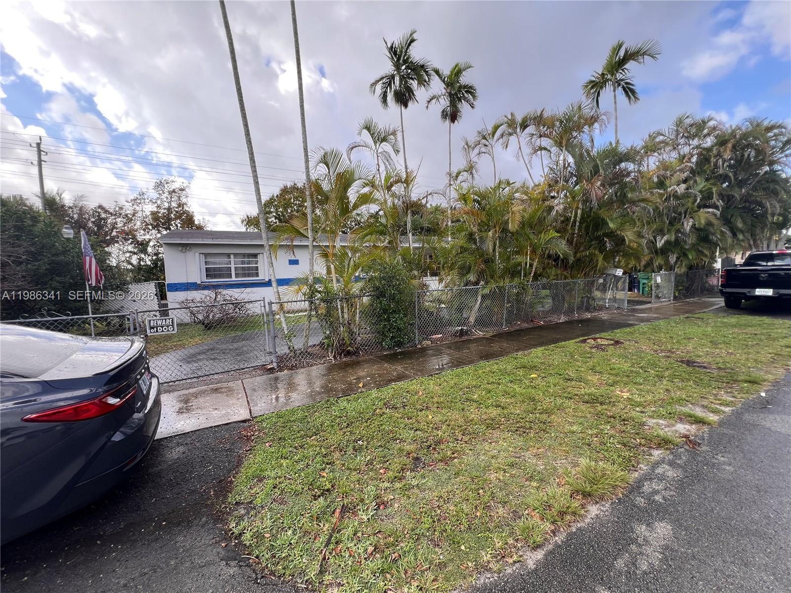 9950 SW 35th Ter
