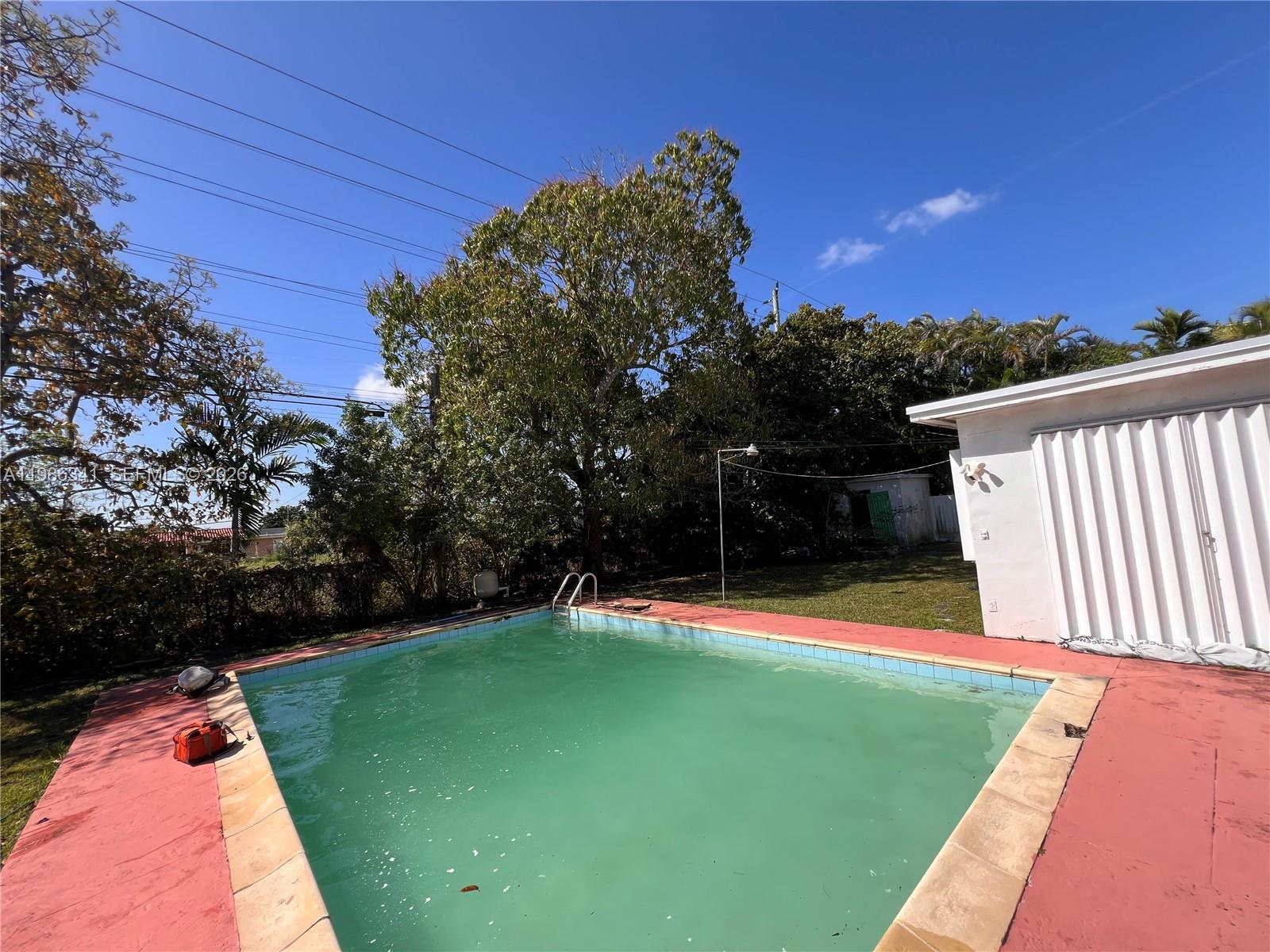 9950 SW 35th Ter