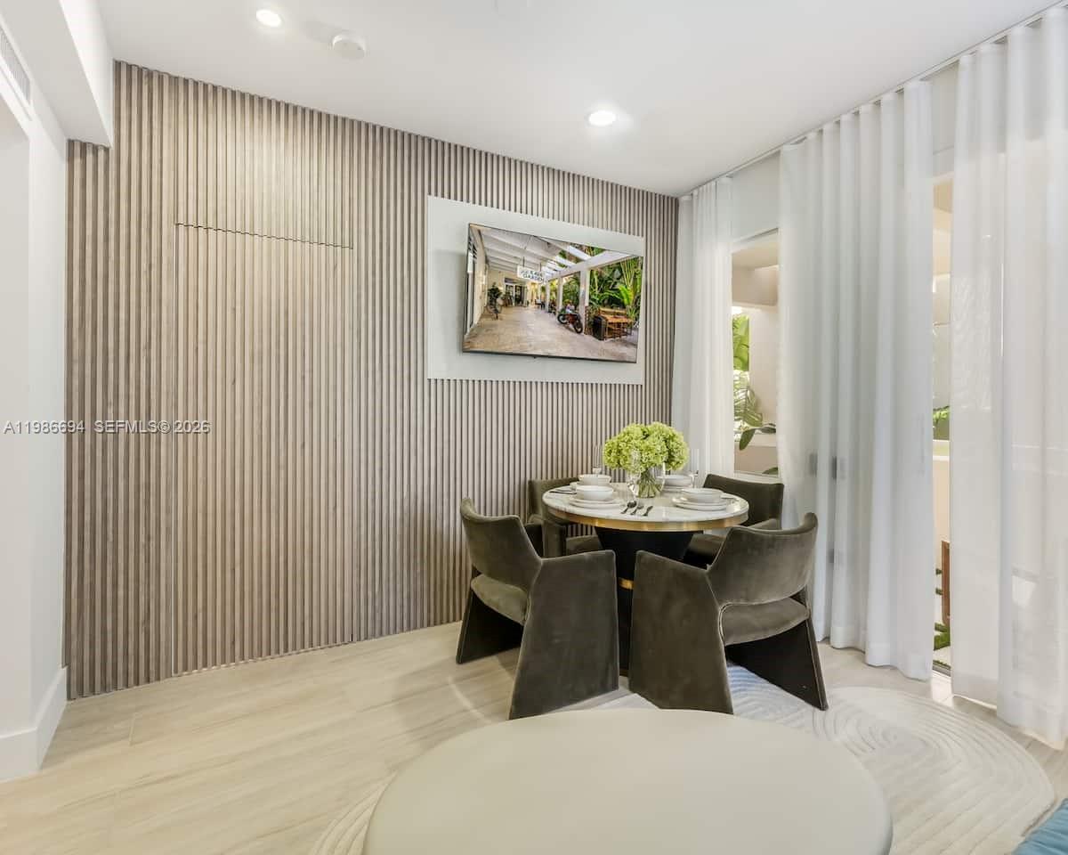 100 Collins Ave # 202