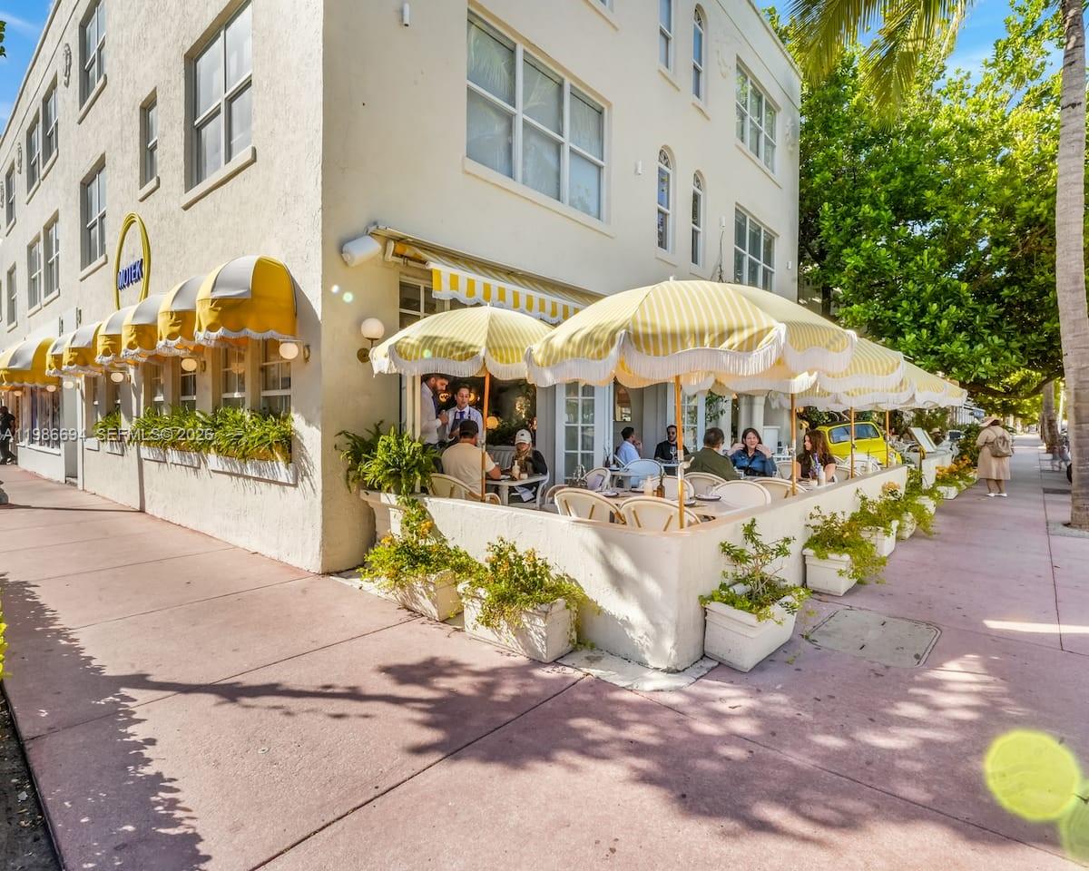 100 Collins Ave # 202